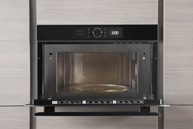 Whirlpool four micro-ondes encastrable  AMW 730 NB