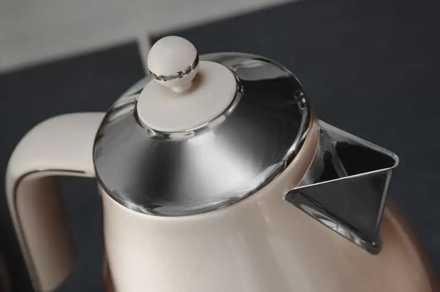 DeLonghi Bouilloire Icona Capitals KBOT3001.BG