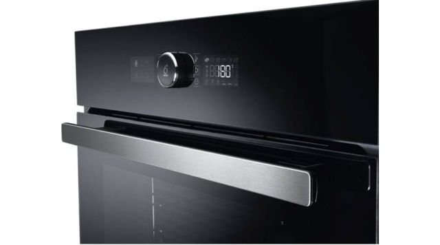 Whirlpool four micro-ondes encastrable  AMW 730 NB