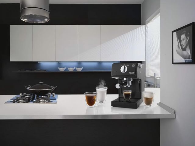 DeLonghi machine à cafe cafétière a dosette  ECP 31.21